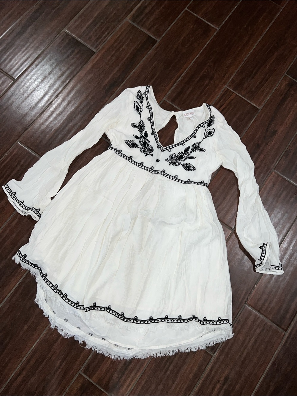 Shyanne White Long-Sleeve Embroidered Boho Dress